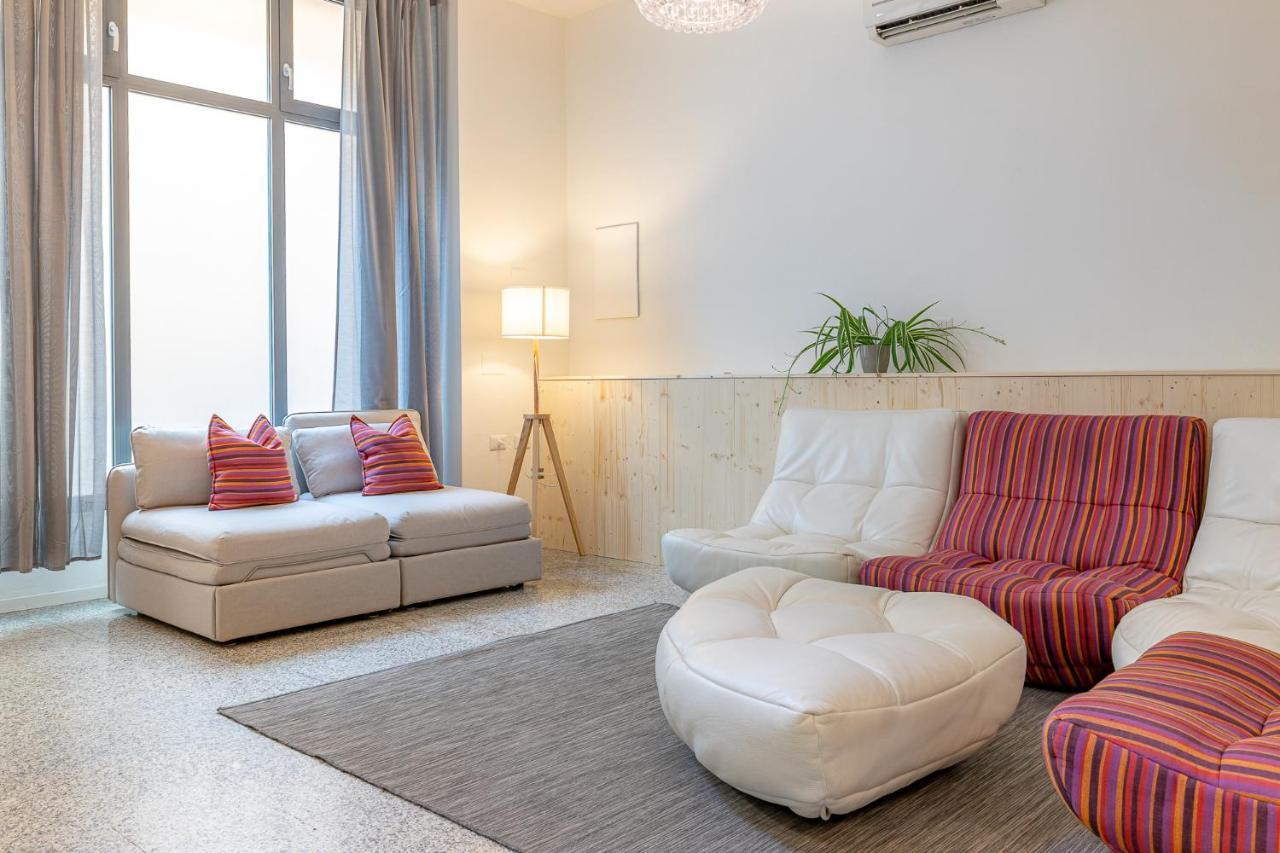Appartement Moderno Loft A Due Passi Dal Lago à Torno Extérieur photo