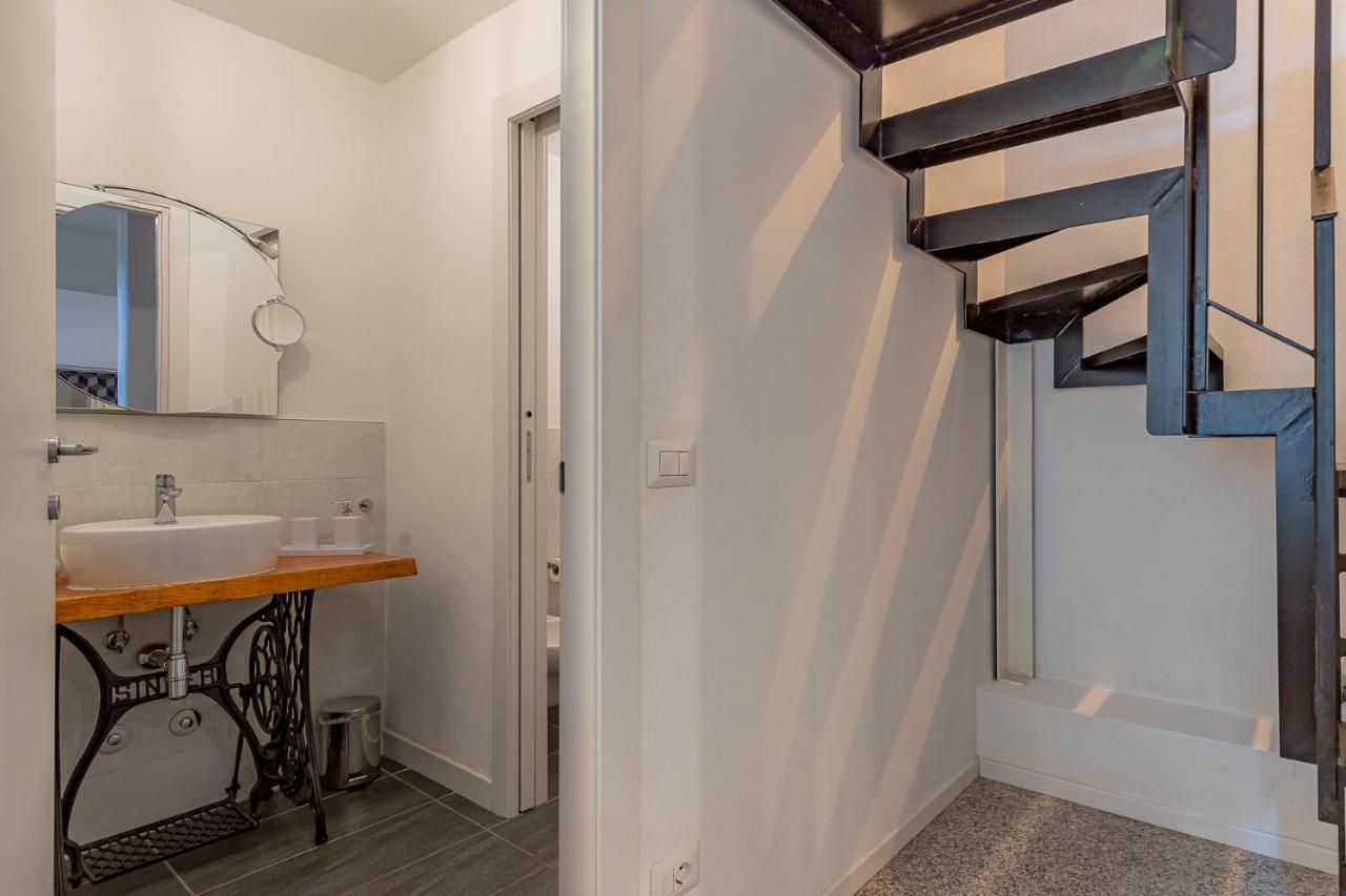 Appartement Moderno Loft A Due Passi Dal Lago à Torno Extérieur photo